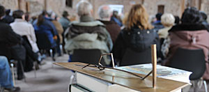 Besucherränge in der Wintringer Kapelle