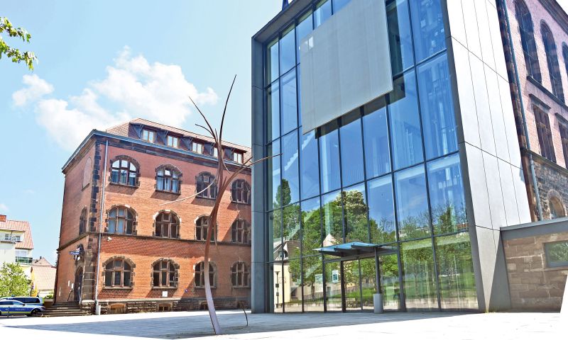 Sulzbach, AULA, Vorfläche, Sigrún Ólafsdóttir, „Feuersprung“, 2009