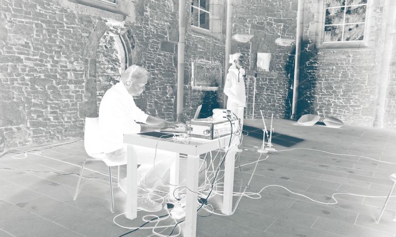 KulturOrt Wintringer Kapelle, Liquid Penguin Ensemble, Klanginstallation „SCHRITTE STILLE“, Katharina Bihler / Stefan Scheib, 2017